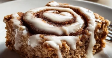 Hohe Protein Zimtschnecken Haferauflauf mit Zimt und Haferflocken